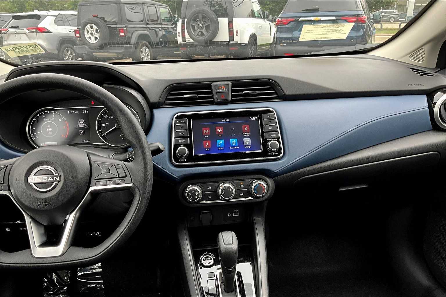 2025 Nissan Versa SV - Photo 13