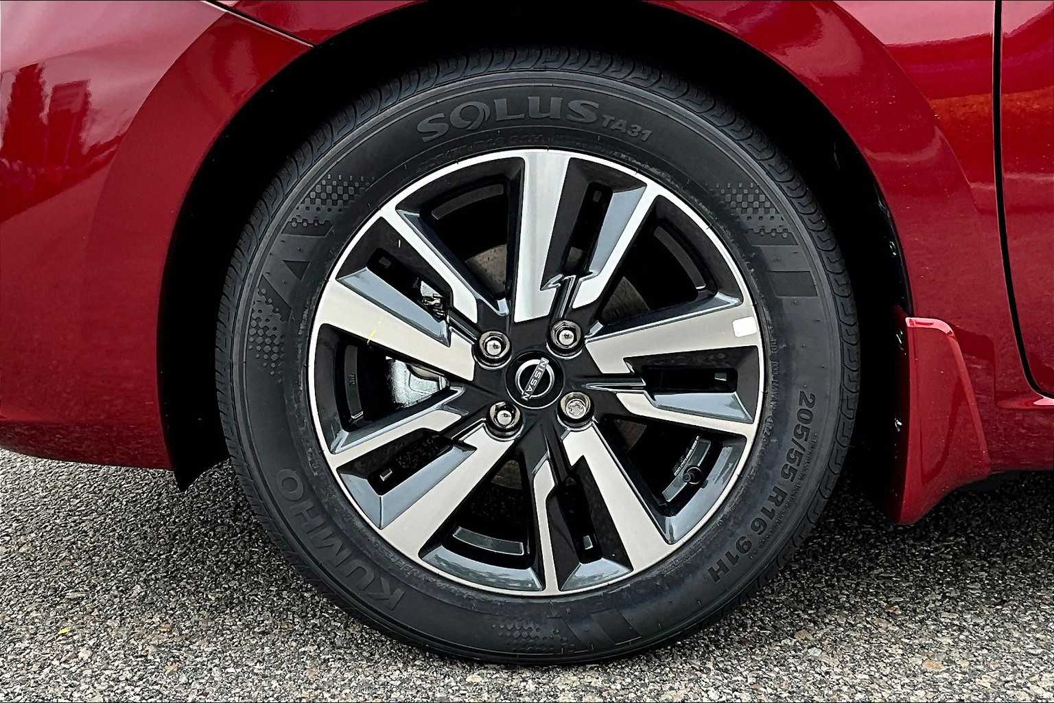 2025 Nissan Versa SV - Photo 8