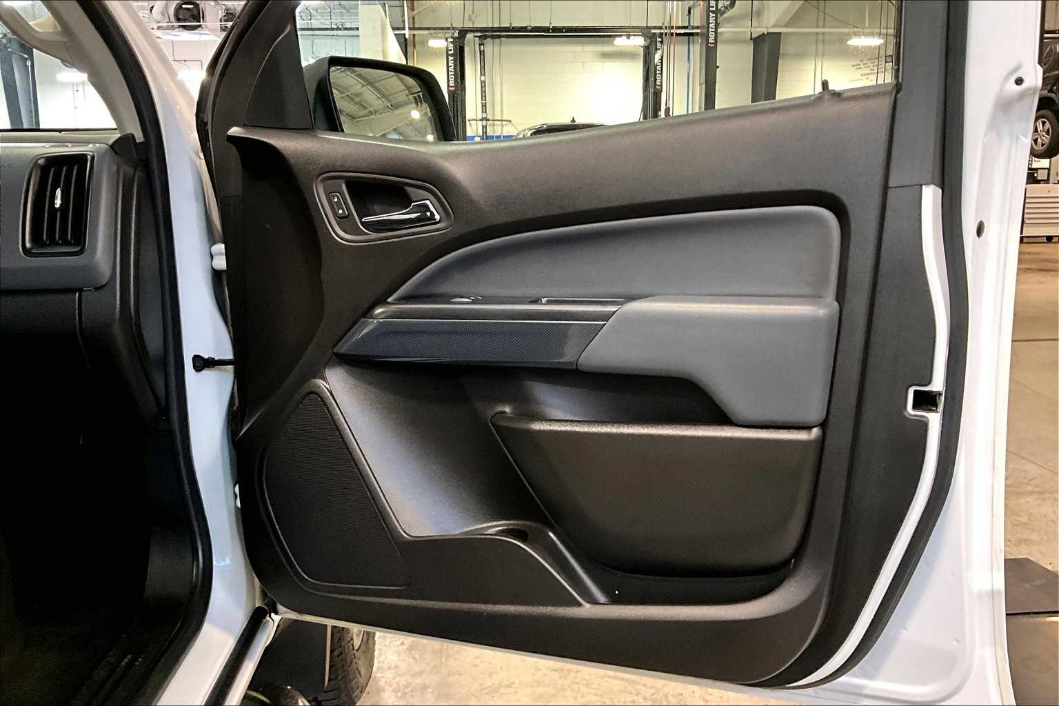 2018 Chevrolet Colorado 4WD Z71 - Photo 12