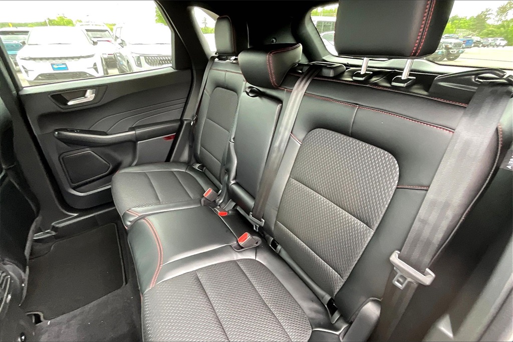 2025 Ford Escape Hybrid ST-Line Select - Photo 15