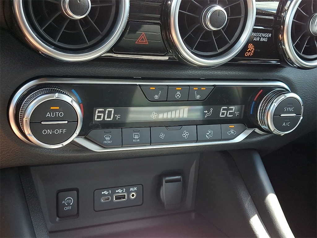 2025 Nissan Sentra SR - Photo 11