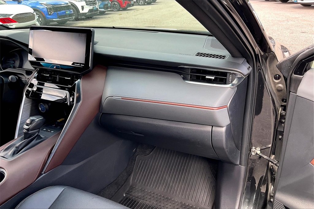 2021 Toyota Venza XLE - Photo 12