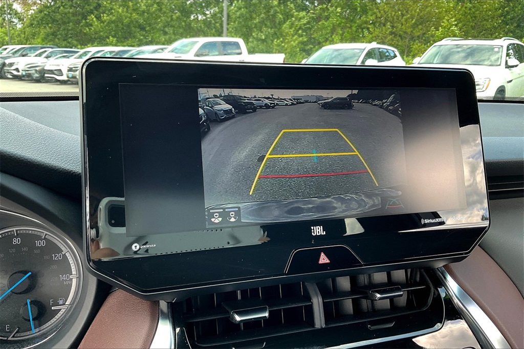2021 Toyota Venza XLE - Photo 18