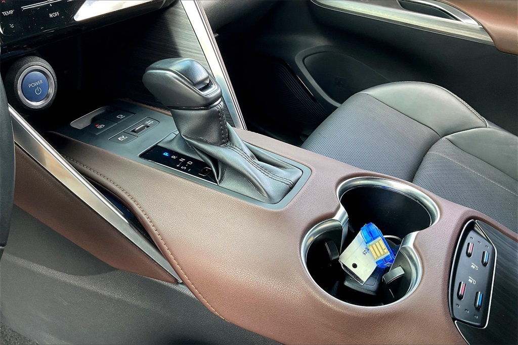 2021 Toyota Venza XLE - Photo 19