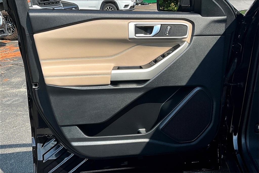 2020 Ford Explorer XLT - Photo 9