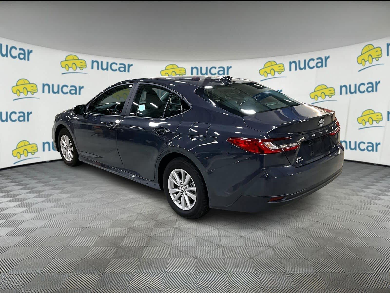 2025 Toyota Camry LE - Photo 3