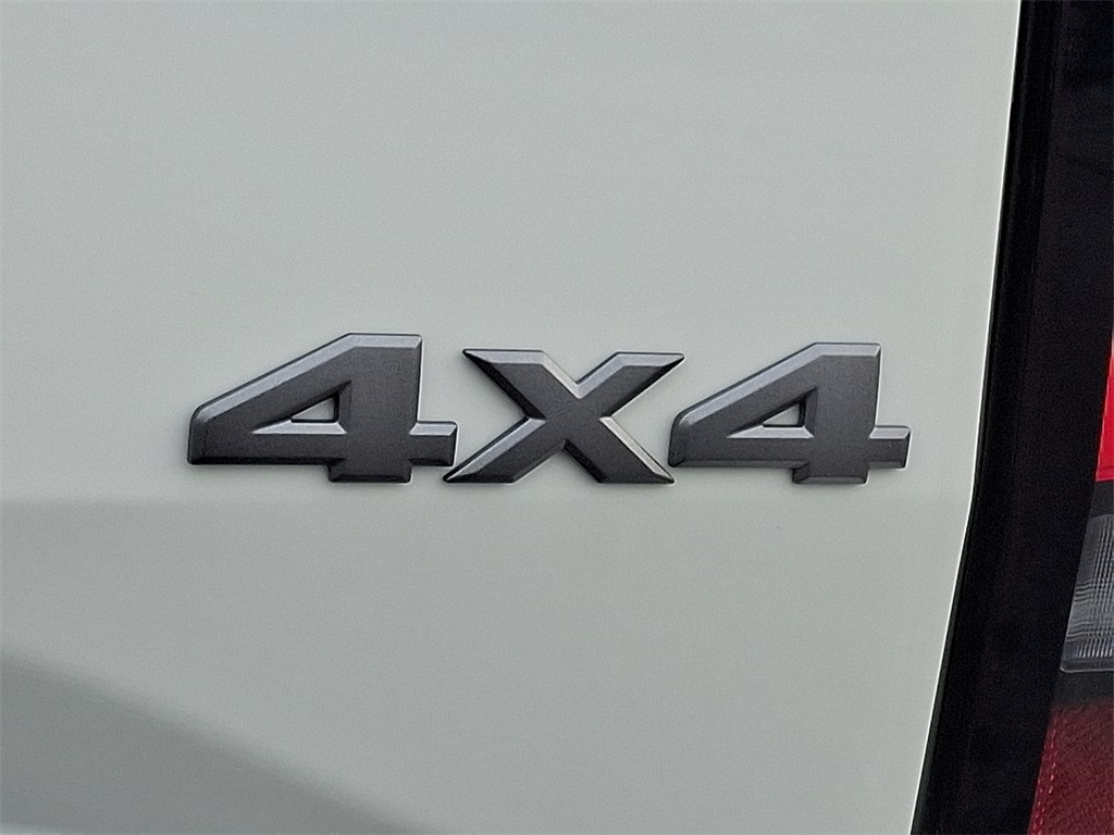 2026 Nissan Frontier SV - Photo 18