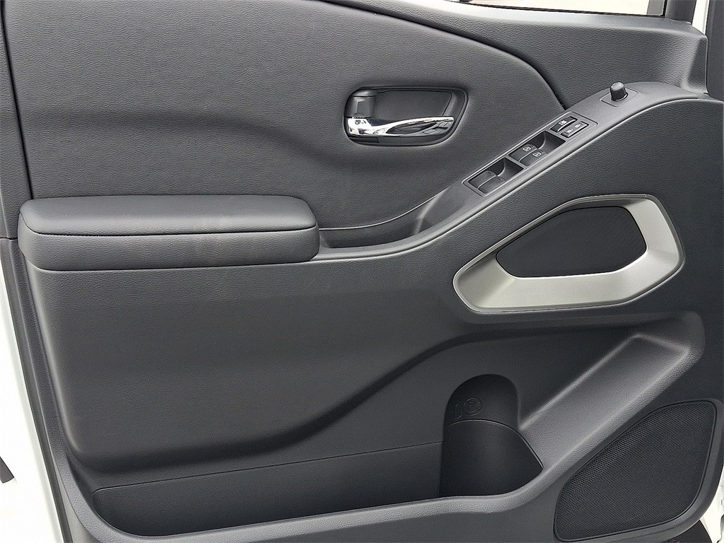 2026 Nissan Frontier SV - Photo 8