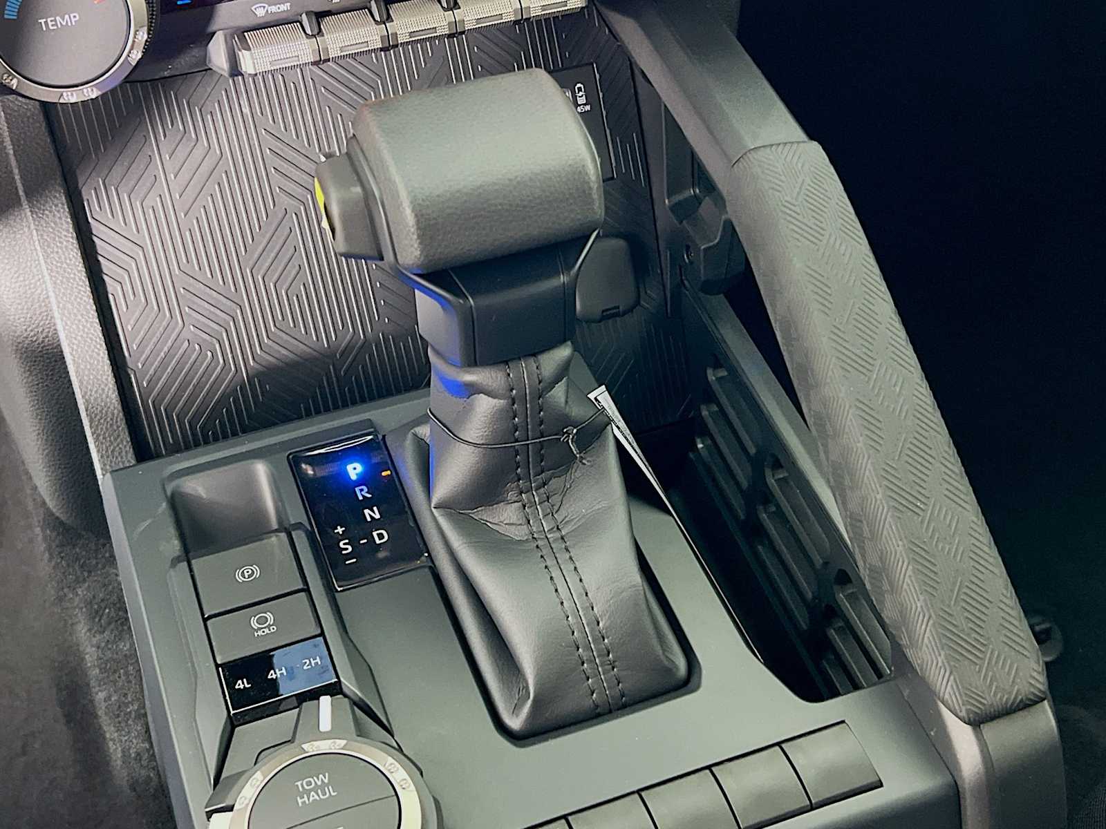 2025 Toyota Tacoma SR5 - Photo 11