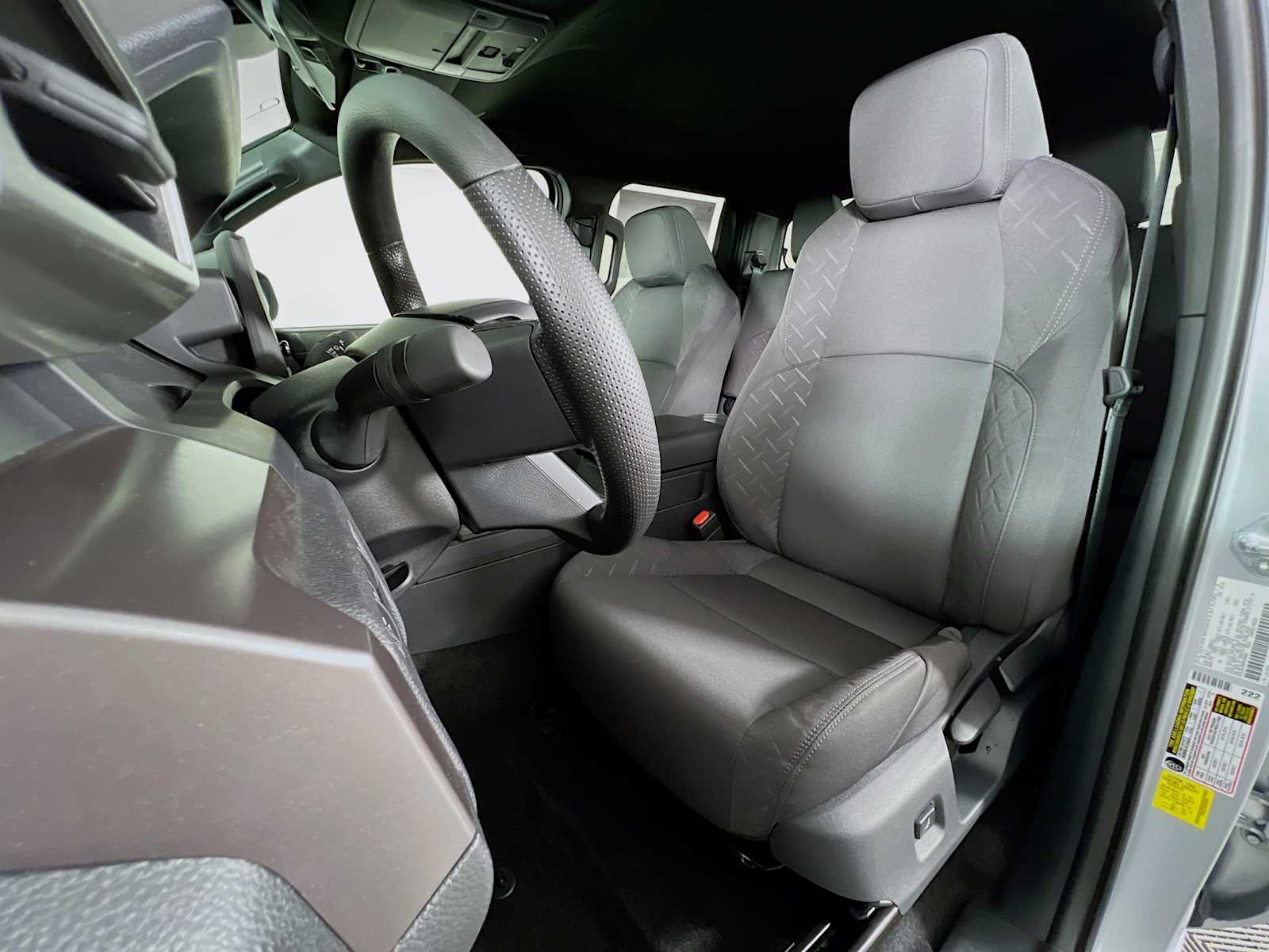 2025 Toyota Tacoma SR5 - Photo 12