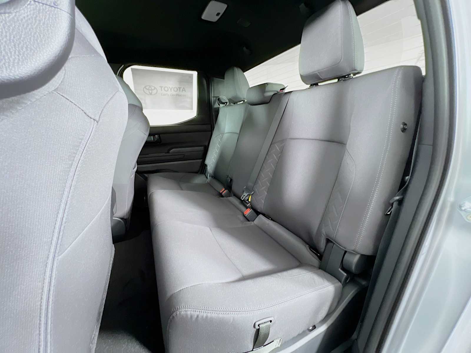 2025 Toyota Tacoma SR5 - Photo 13