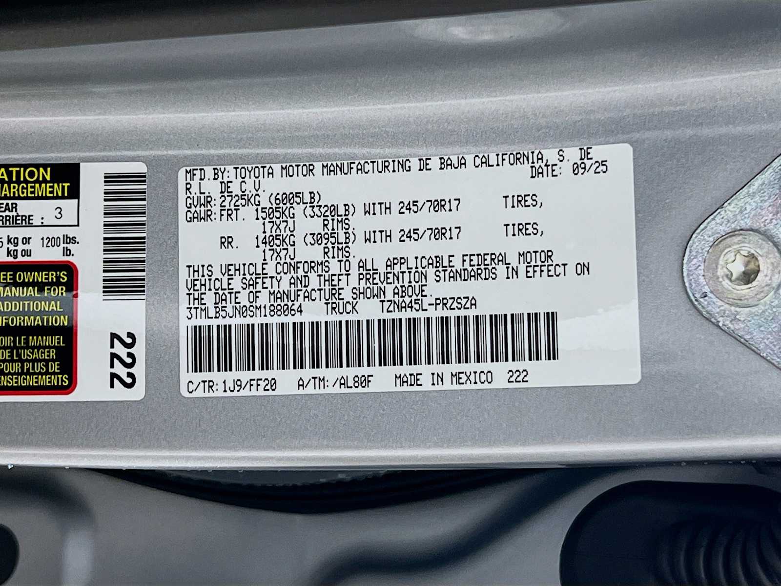 2025 Toyota Tacoma SR5 - Photo 19
