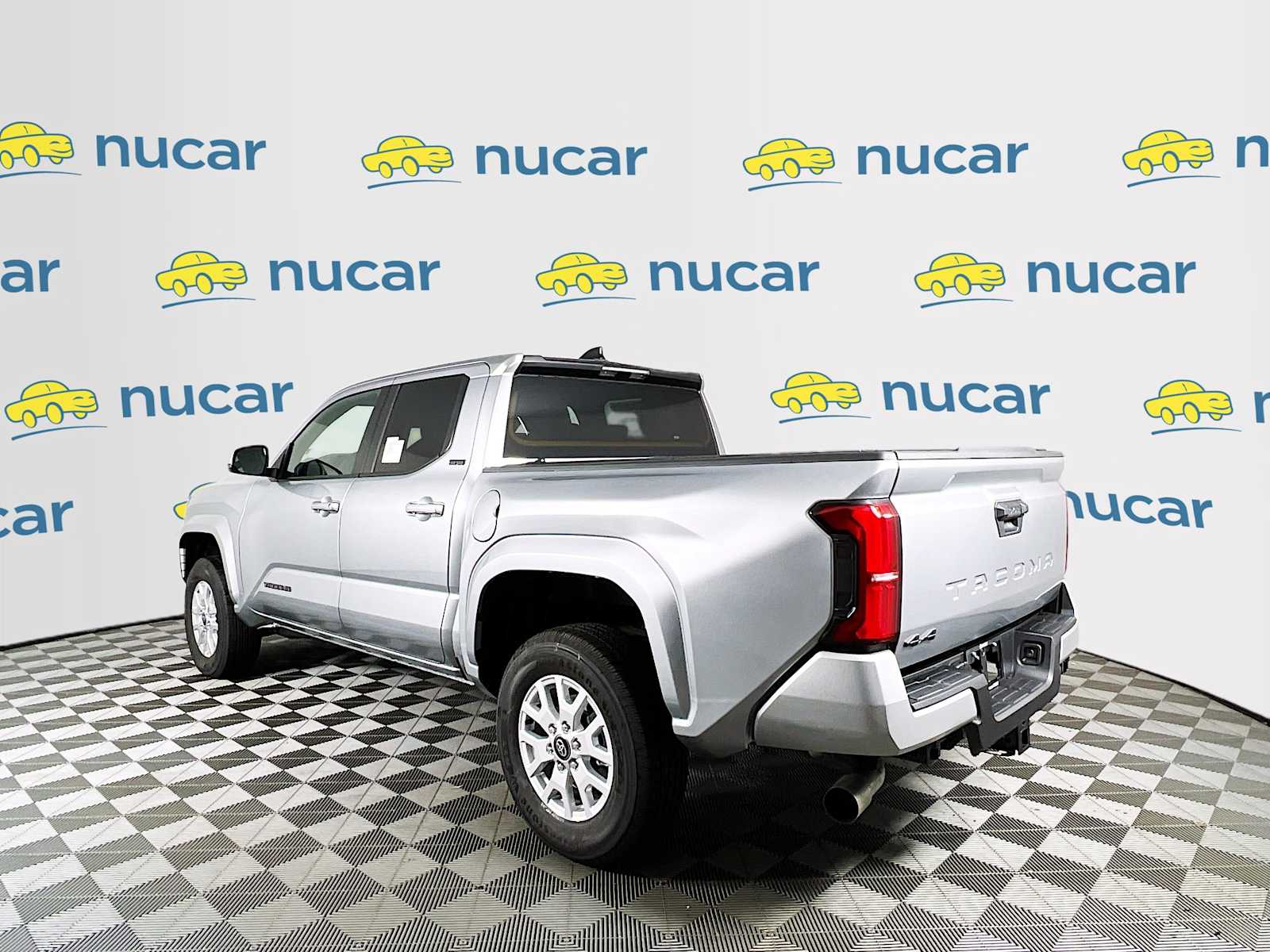 2025 Toyota Tacoma SR5 - Photo 4