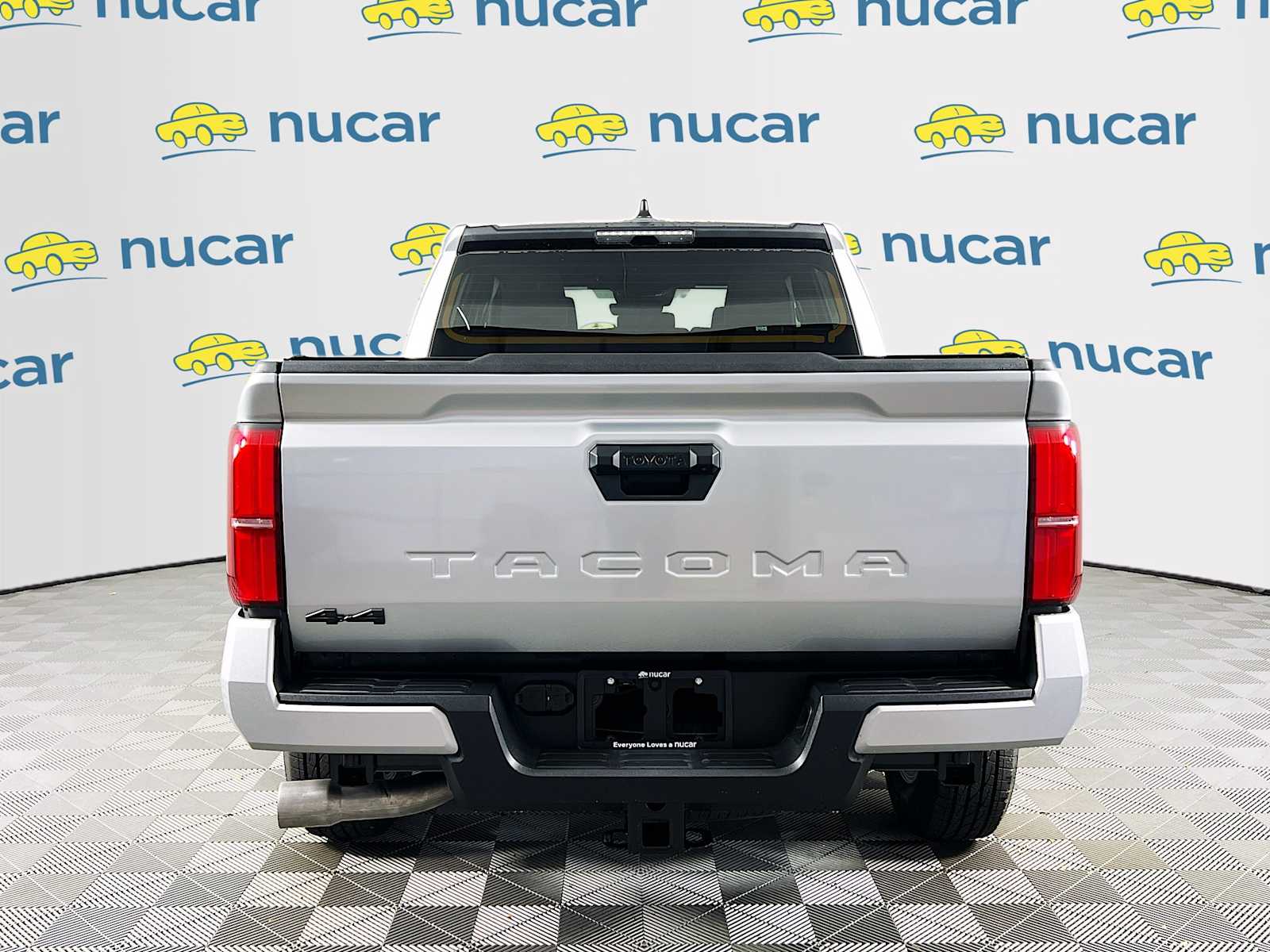 2025 Toyota Tacoma SR5 - Photo 5