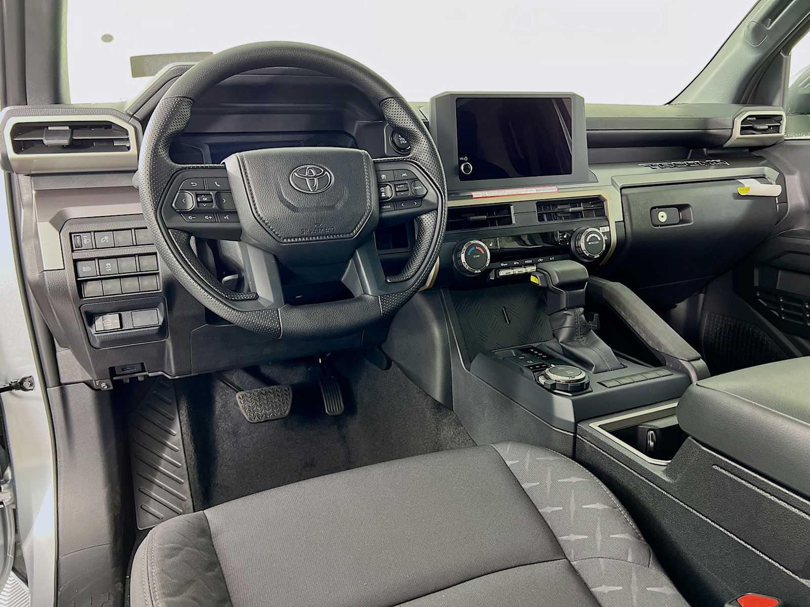 2025 Toyota Tacoma SR5 - Photo 6
