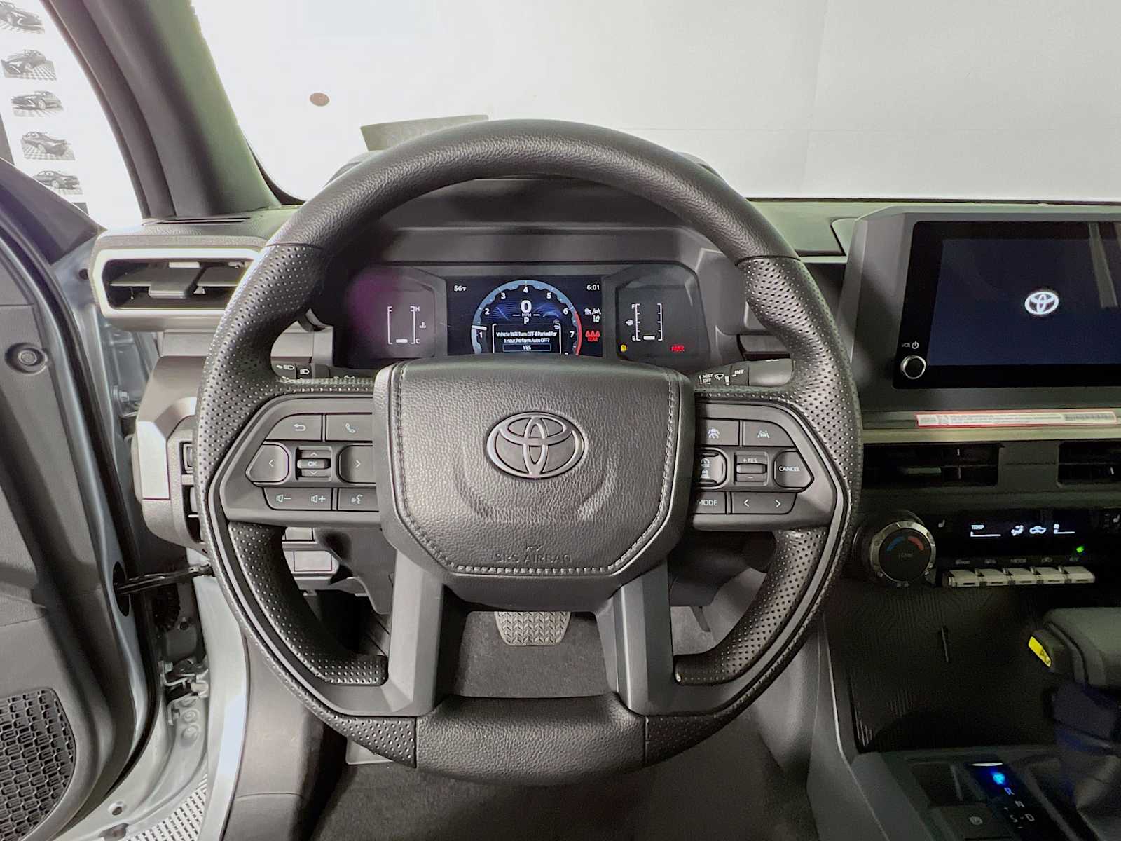 2025 Toyota Tacoma SR5 - Photo 7