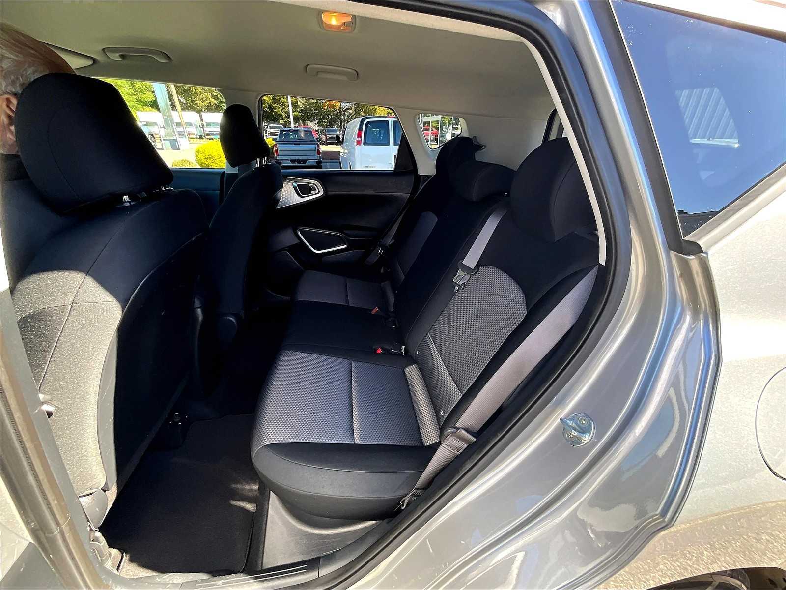 2022 Kia Soul LX - Photo 15