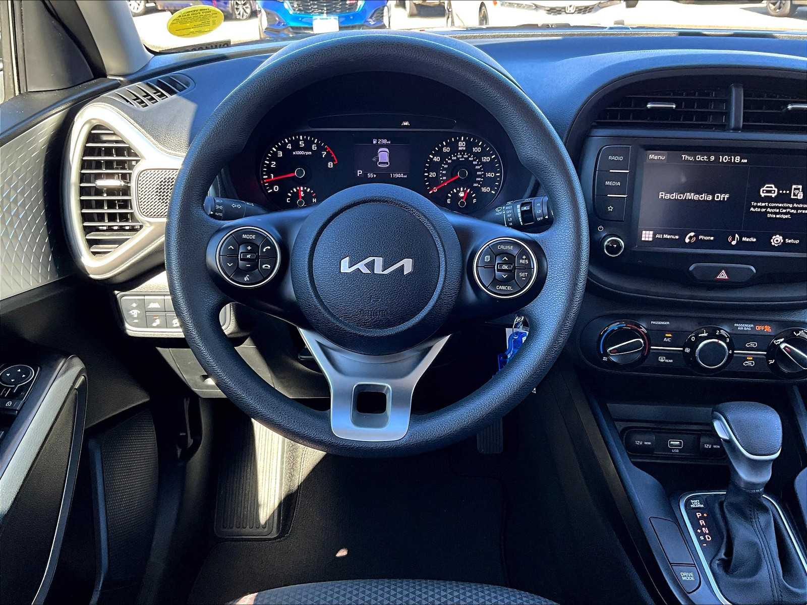 2022 Kia Soul LX - Photo 17