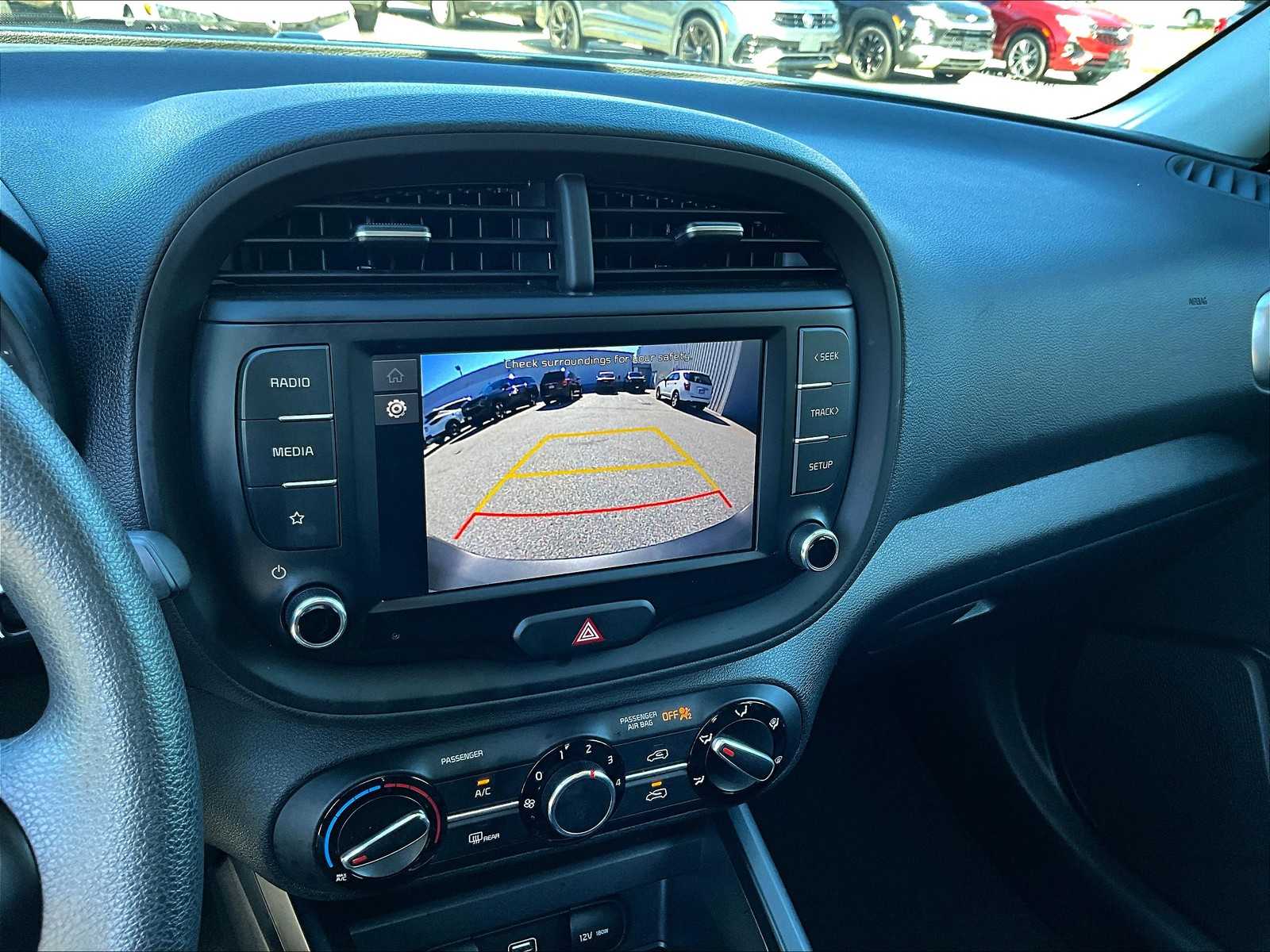 2022 Kia Soul LX - Photo 19
