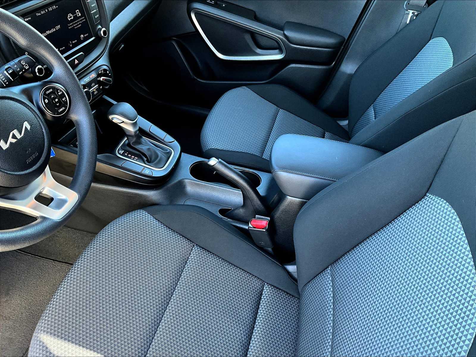 2022 Kia Soul LX - Photo 20