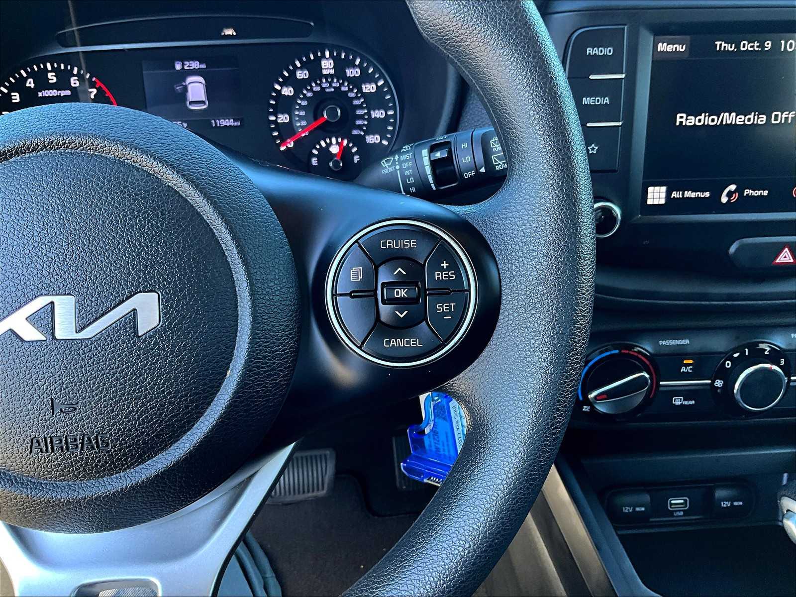 2022 Kia Soul LX - Photo 23