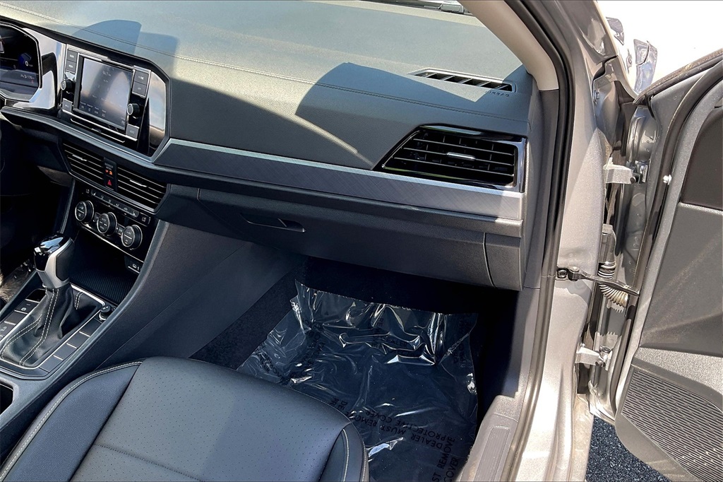 2024 Volkswagen Jetta 1.5T SE - Photo 12