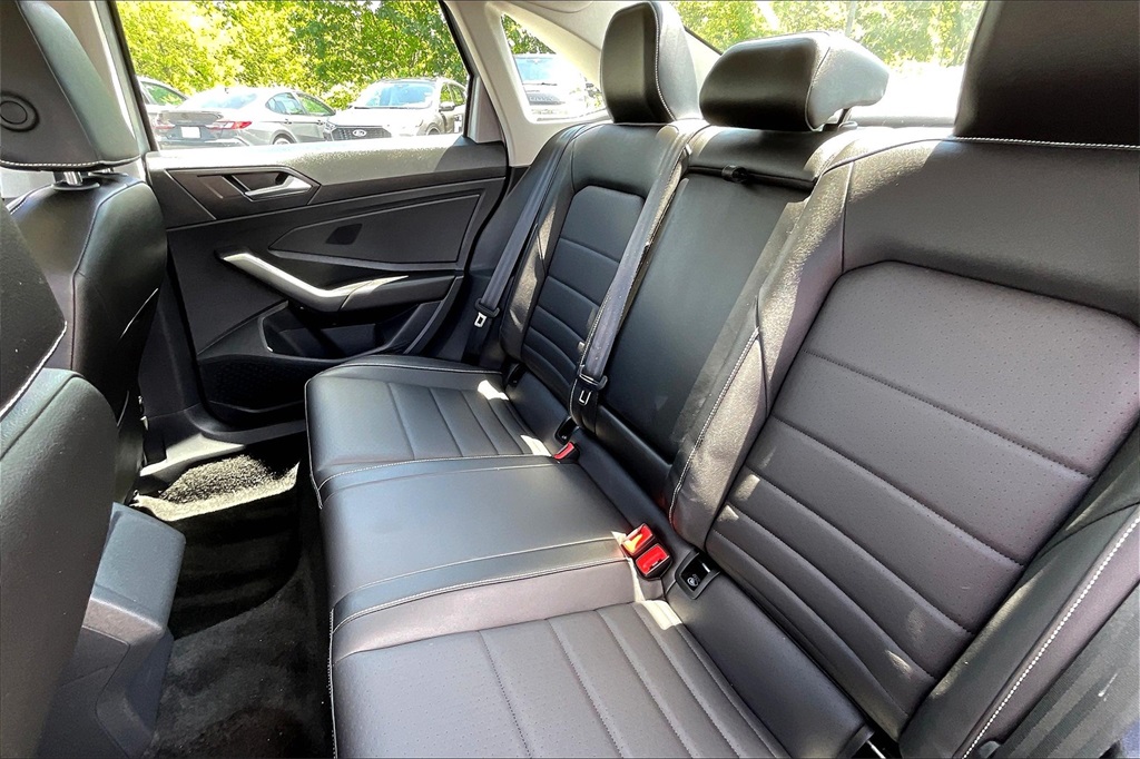 2024 Volkswagen Jetta 1.5T SE - Photo 14