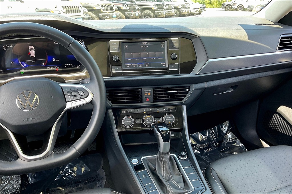 2024 Volkswagen Jetta 1.5T SE - Photo 17