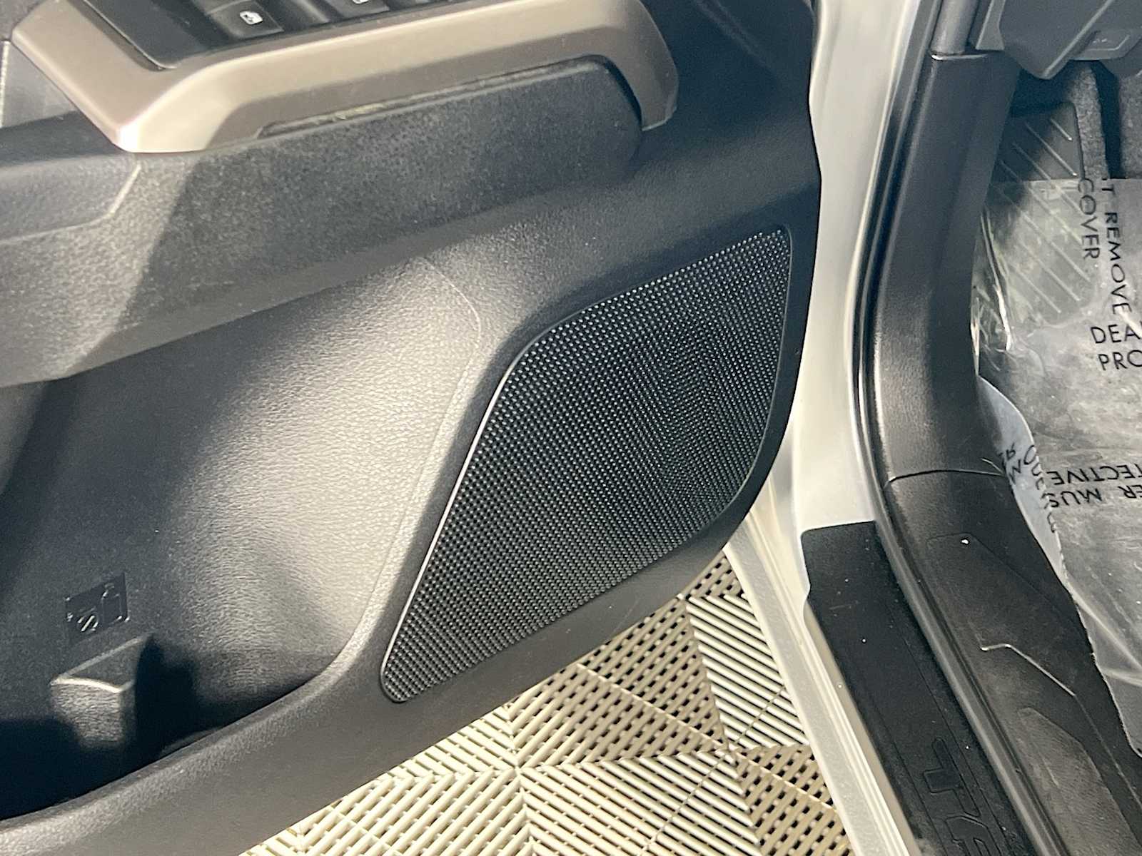 2022 Toyota Tacoma SR5 - Photo 18