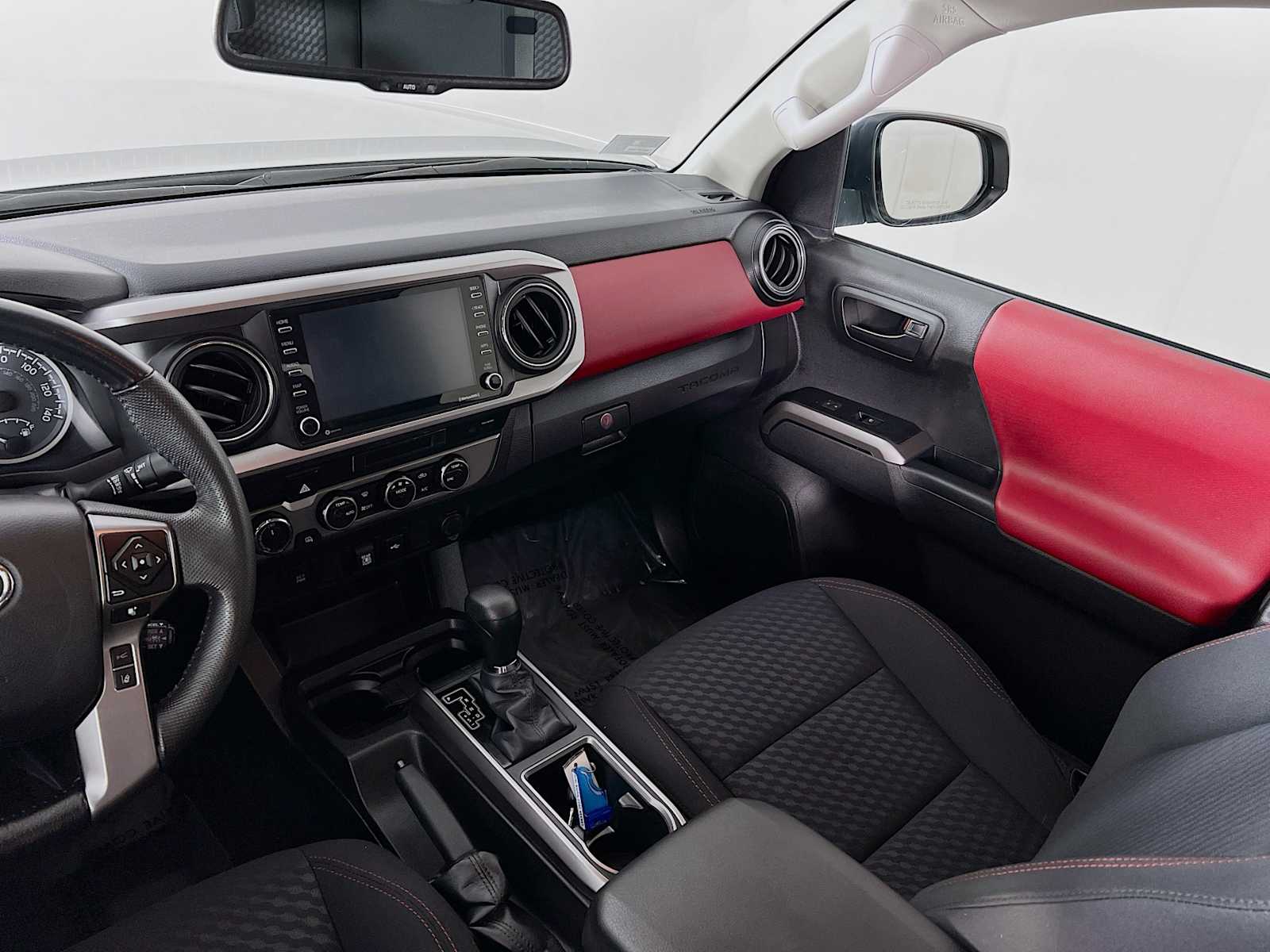 2022 Toyota Tacoma SR5 - Photo 22