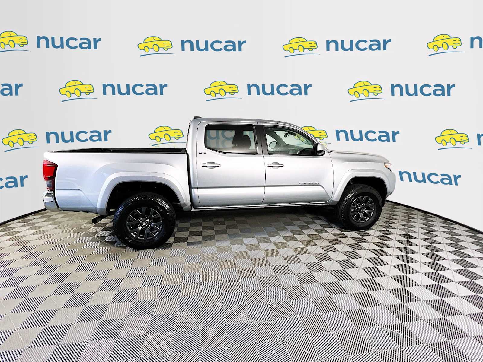 2022 Toyota Tacoma SR5 - Photo 8