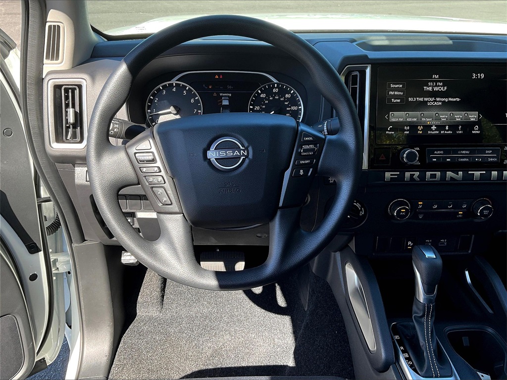 2025 Nissan Frontier SV - Photo 17