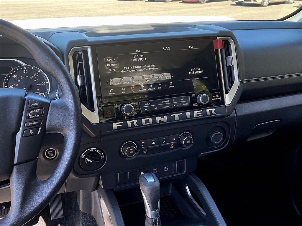 2025 Nissan Frontier SV - Photo 18