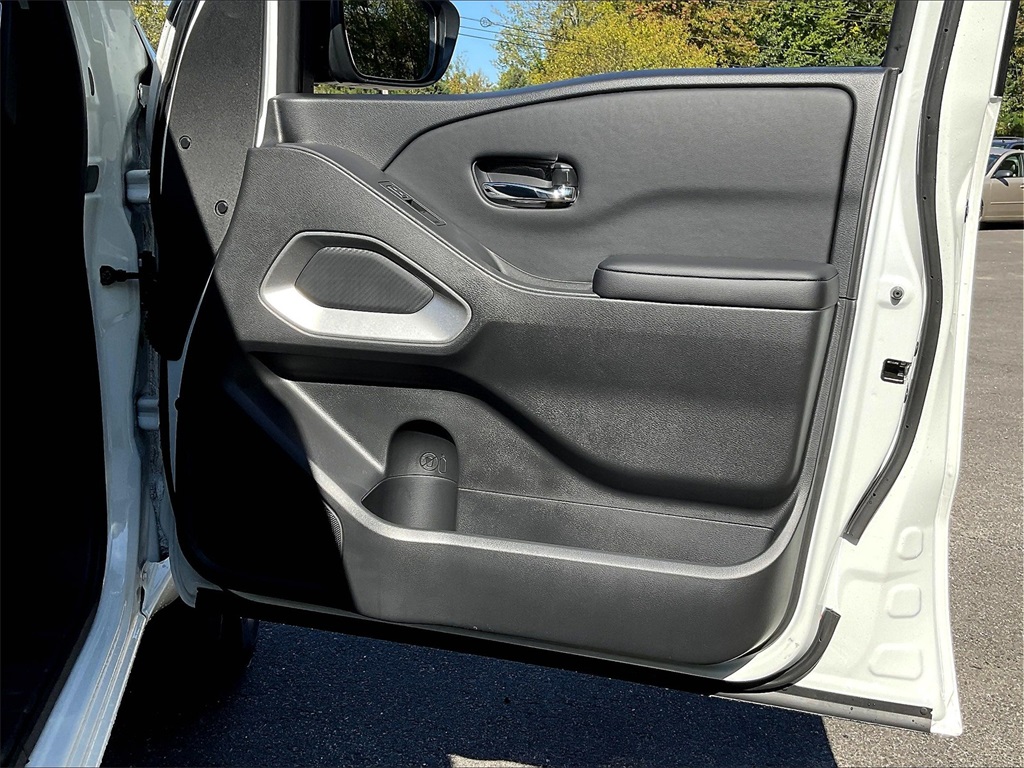 2025 Nissan Frontier SV - Photo 26