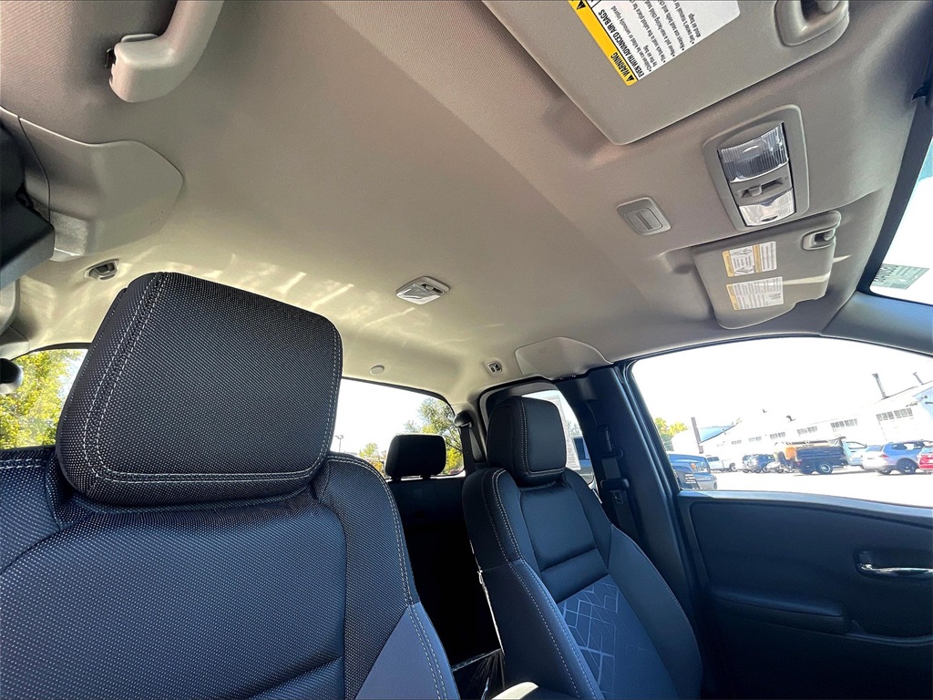 2025 Nissan Frontier SV - Photo 7