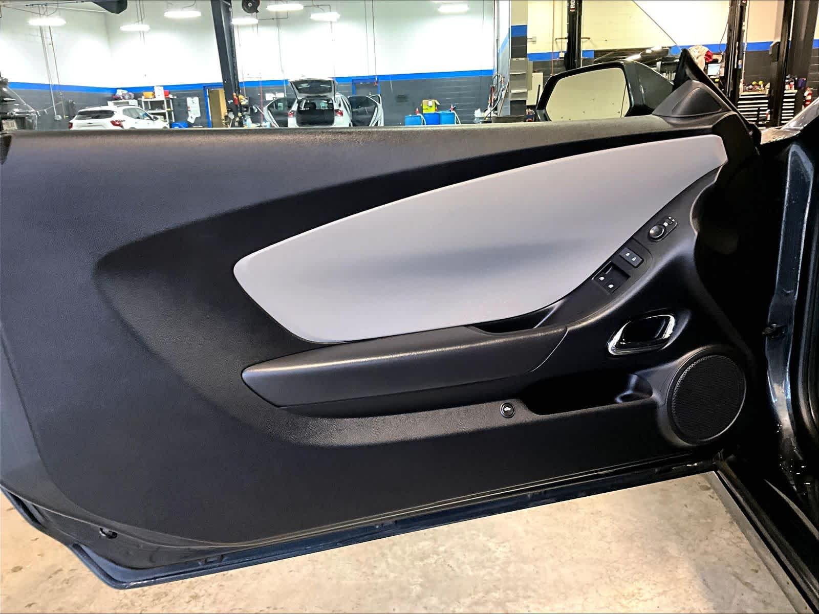 2015 Chevrolet Camaro LS - Photo 9