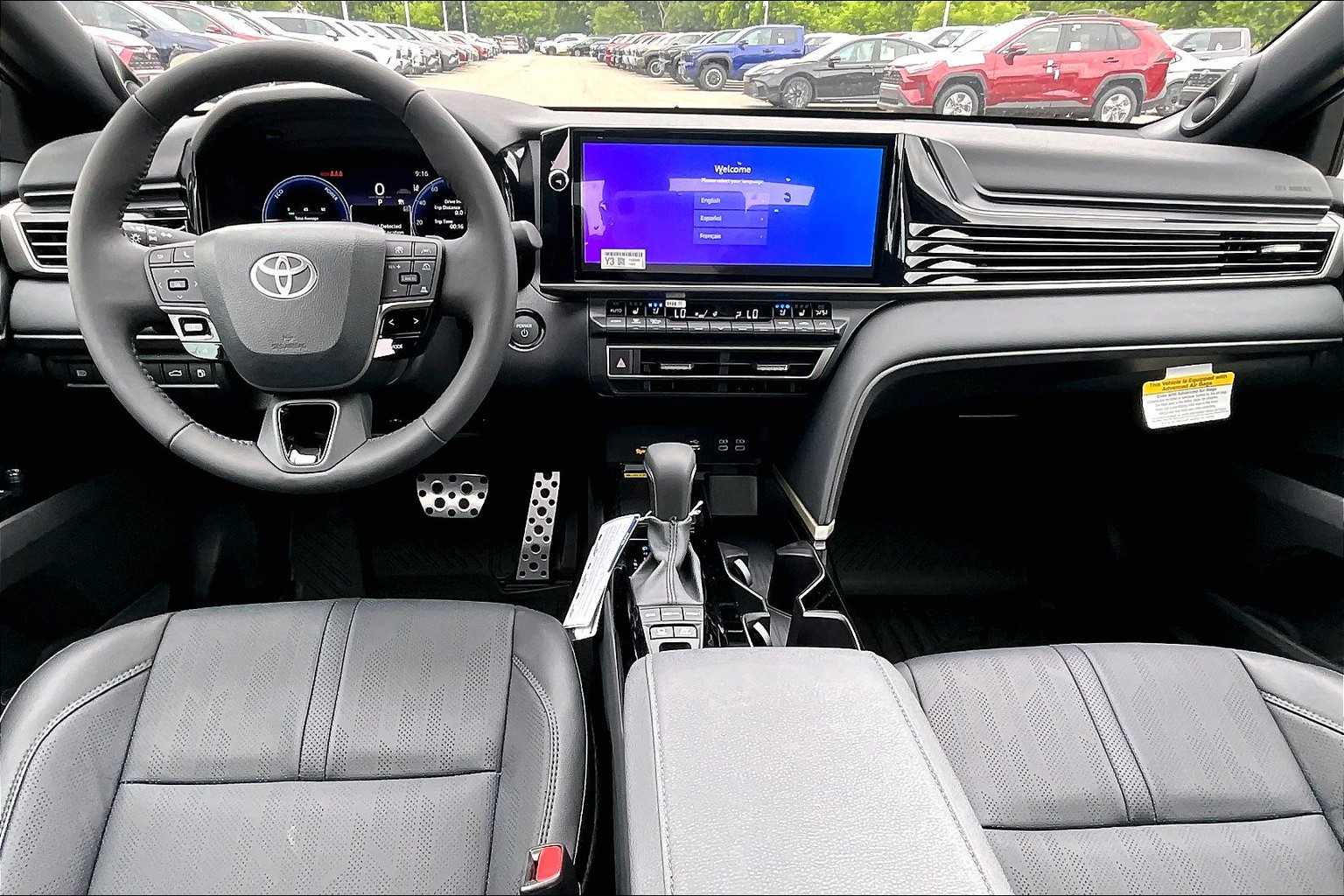 2025 Toyota Camry XSE - Photo 12
