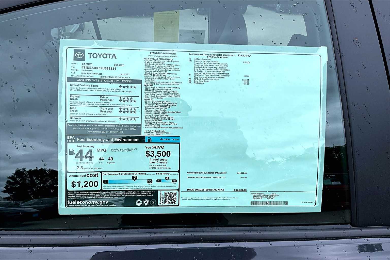 2025 Toyota Camry XSE - Photo 18