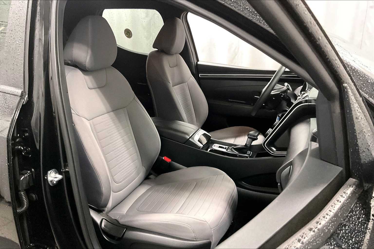 2024 Hyundai Santa Cruz SE - Photo 11