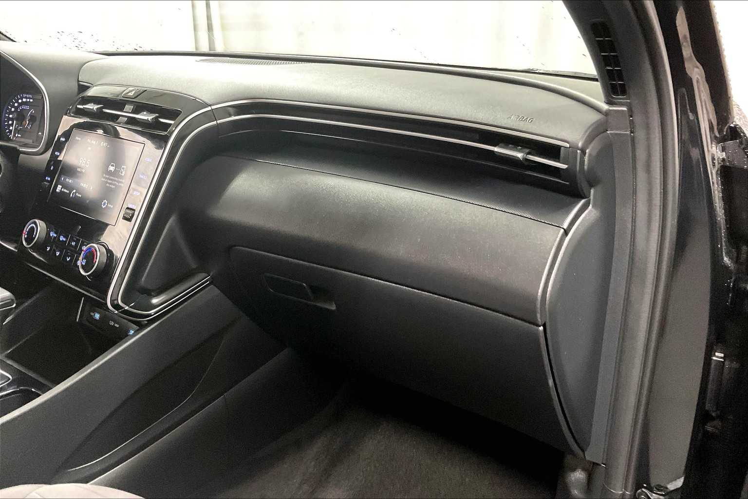 2024 Hyundai Santa Cruz SE - Photo 13