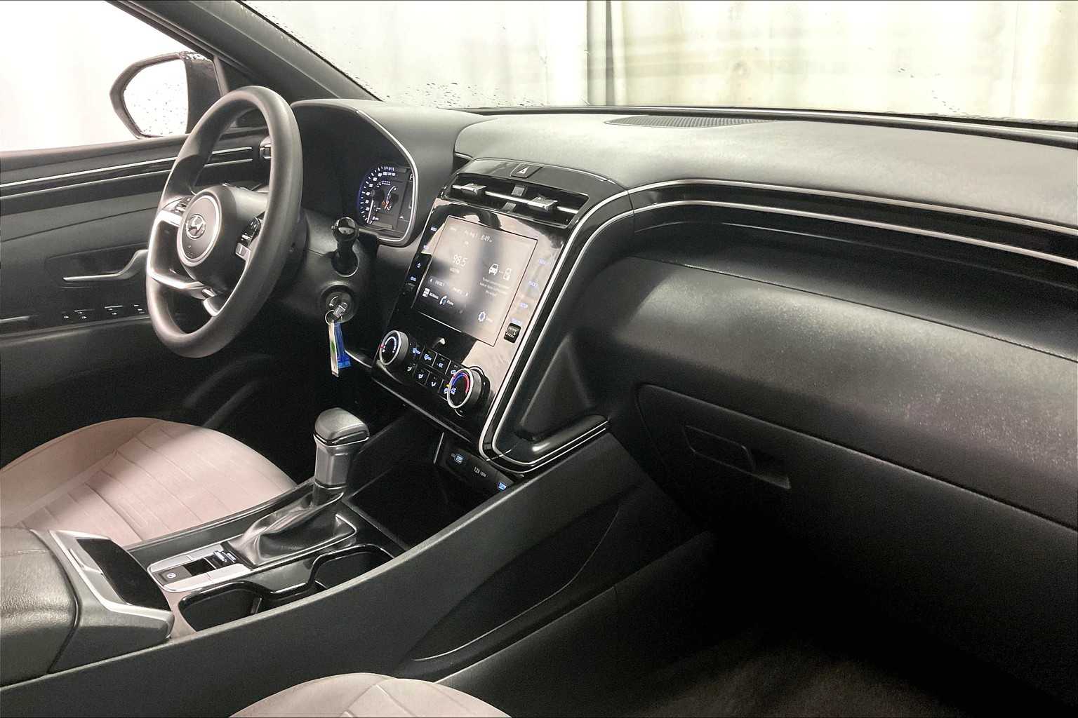 2024 Hyundai Santa Cruz SE - Photo 14