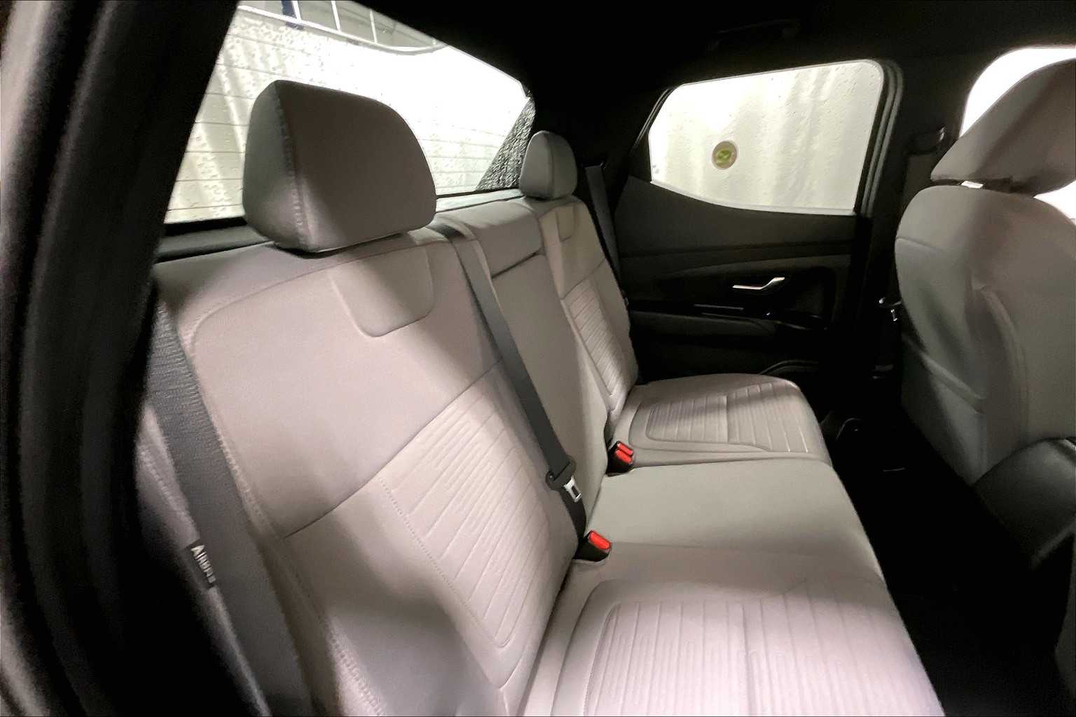 2024 Hyundai Santa Cruz SE - Photo 16