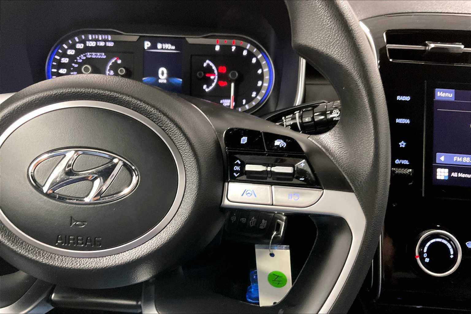 2024 Hyundai Santa Cruz SE - Photo 23