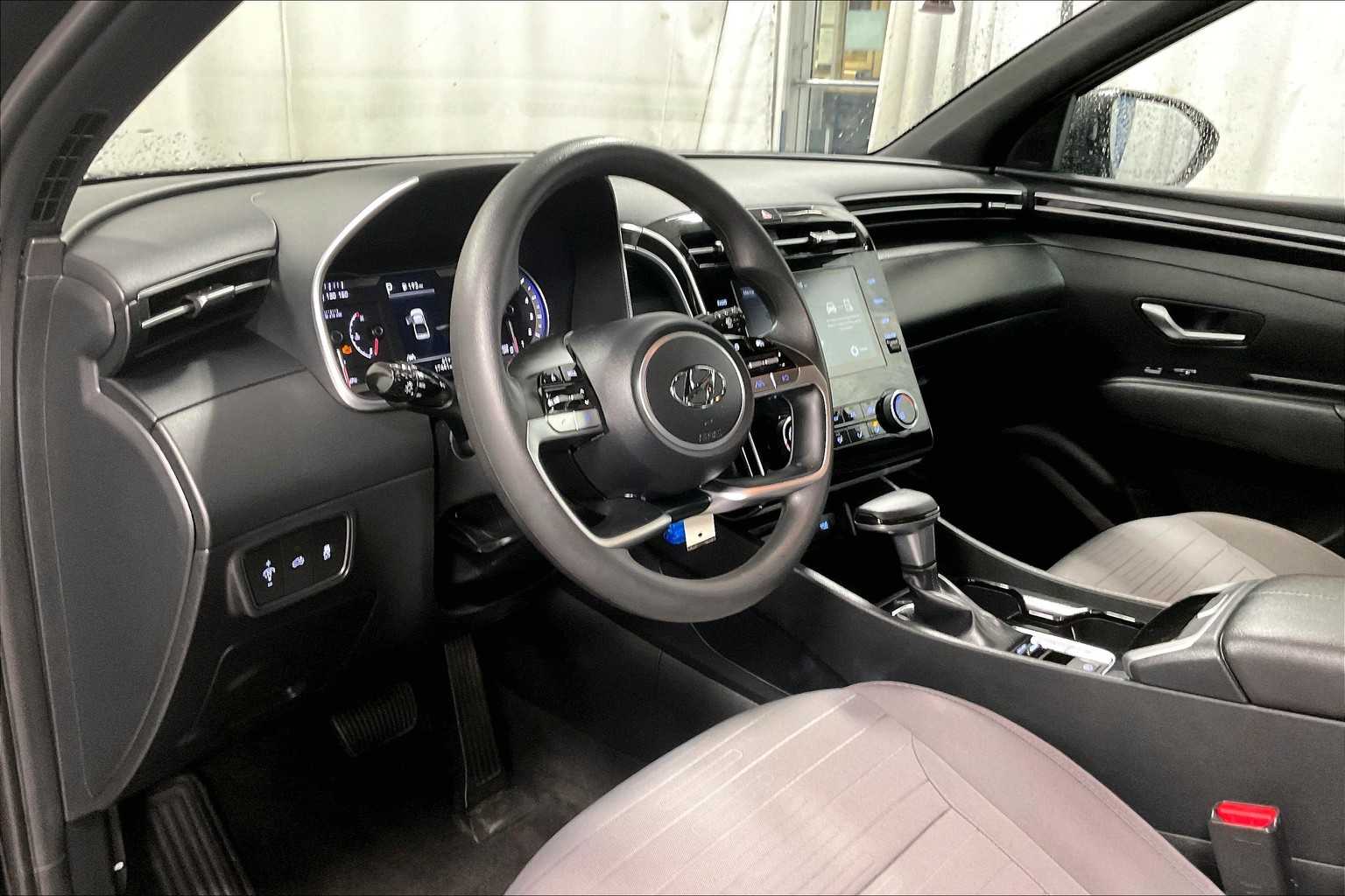 2024 Hyundai Santa Cruz SE - Photo 8
