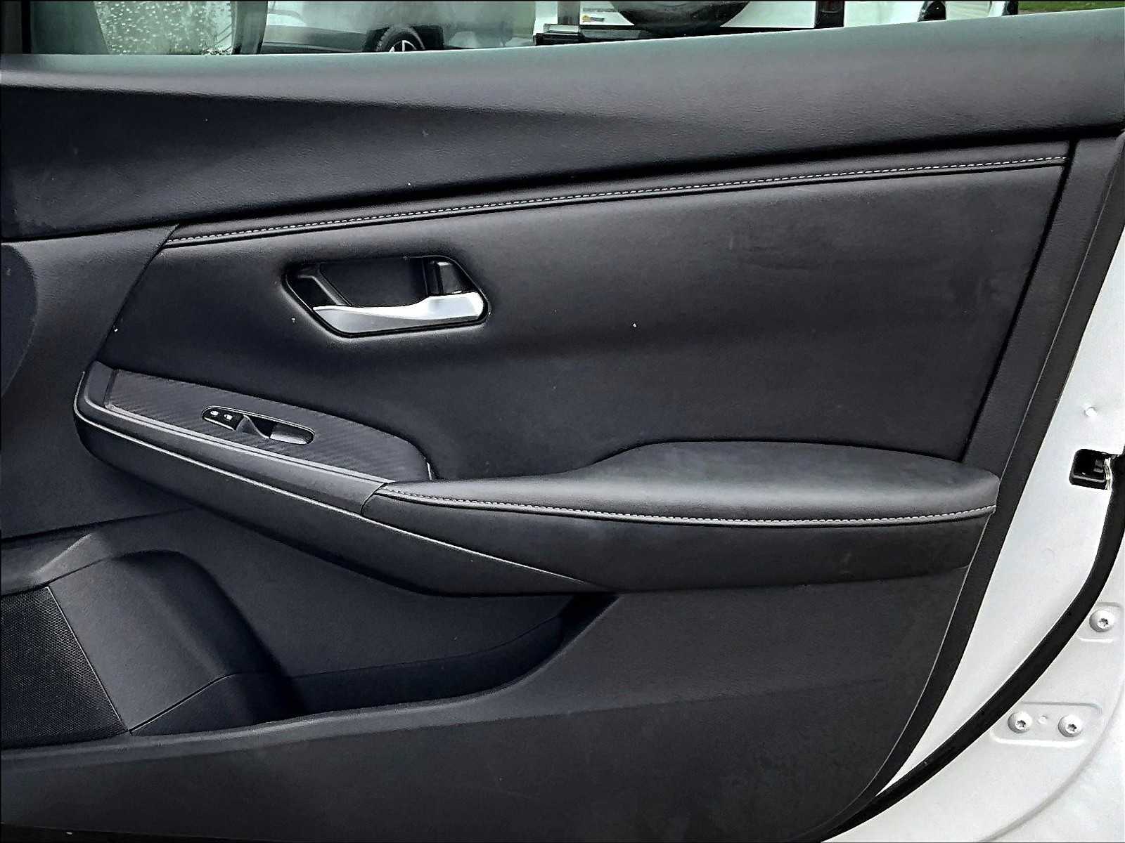 2023 Nissan Sentra SV - Photo 12