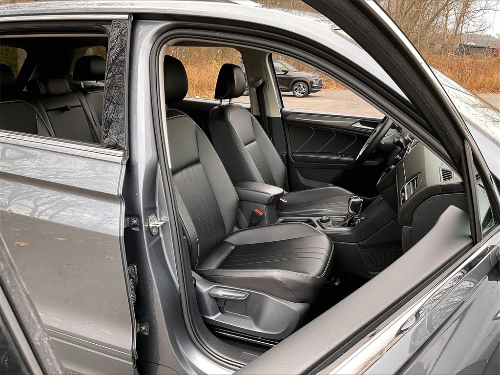 2024 Volkswagen Tiguan 2.0T SE - Photo 11