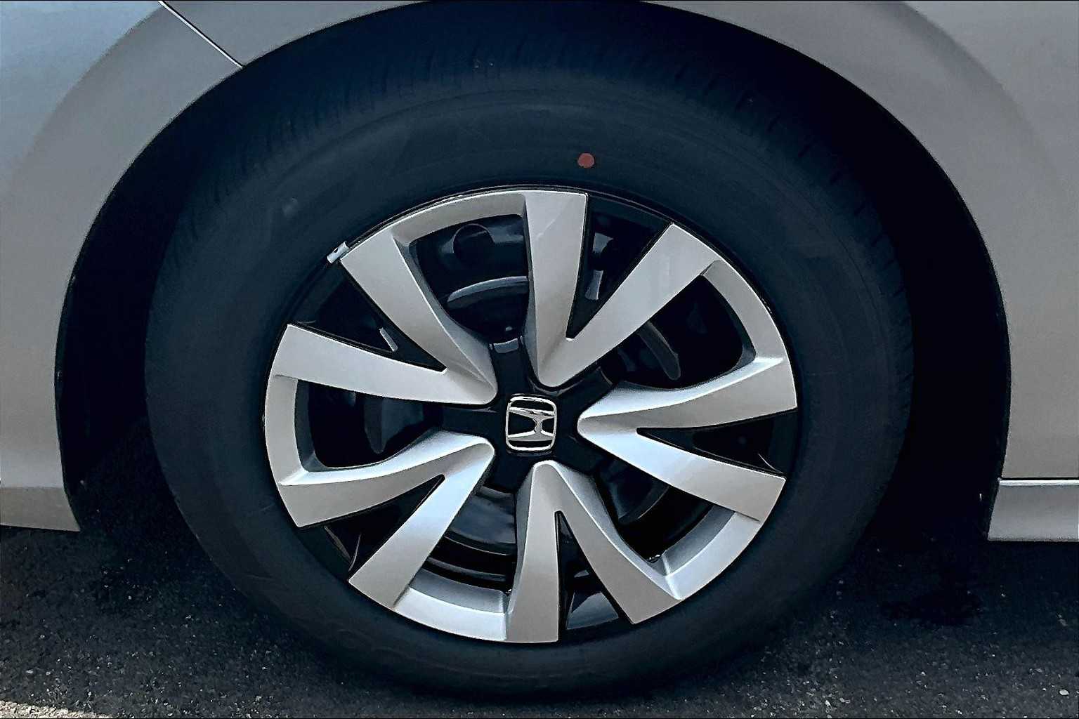 2026 Honda Civic LX - Photo 8