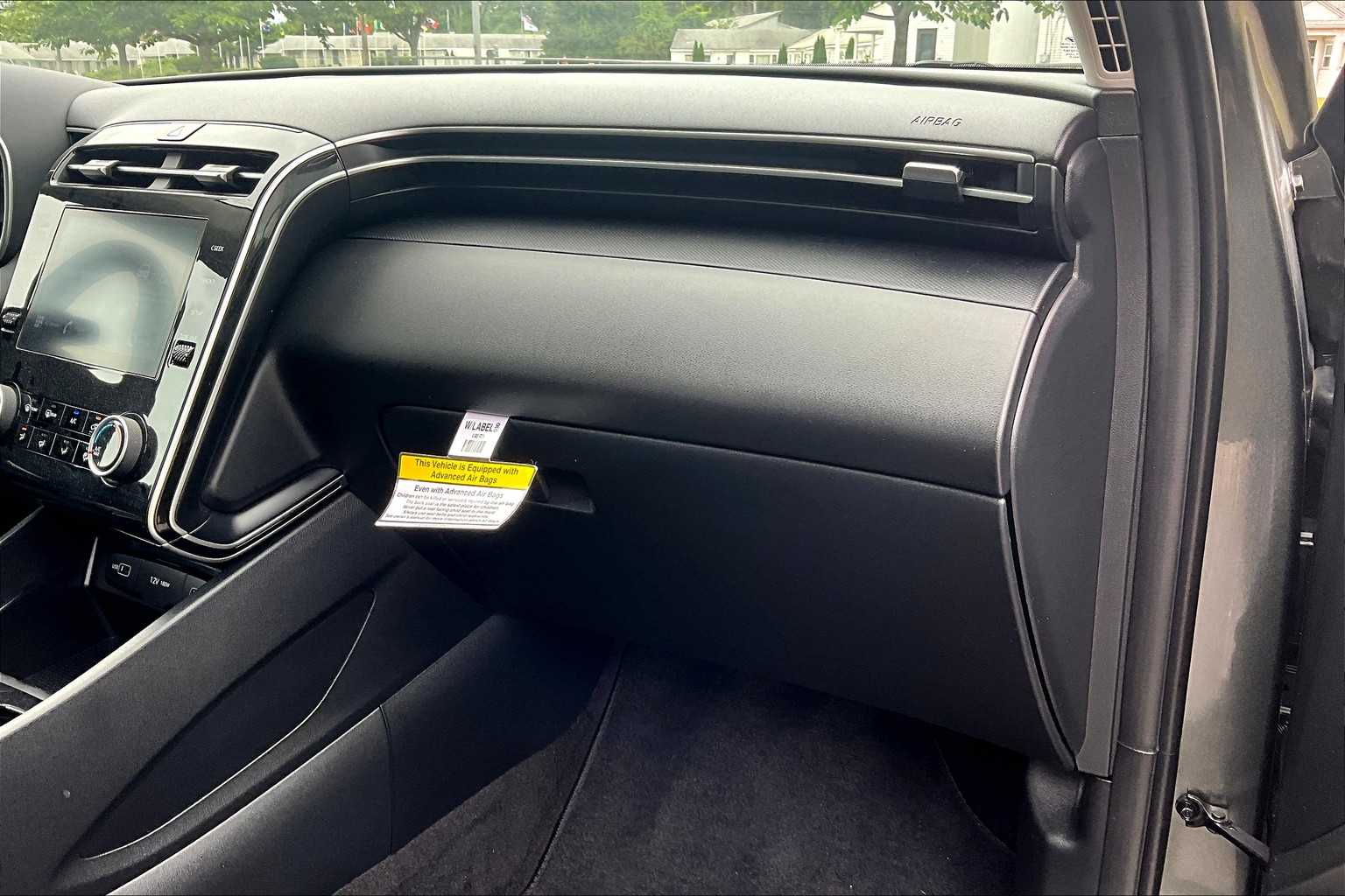 2022 Hyundai Tucson SE - Photo 13