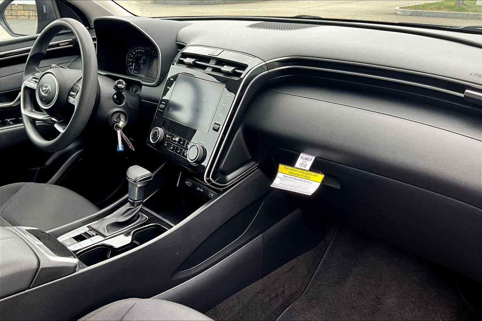 2022 Hyundai Tucson SE - Photo 14