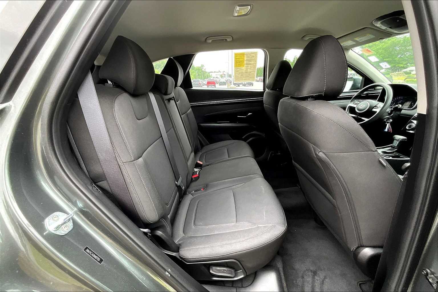 2022 Hyundai Tucson SE - Photo 16